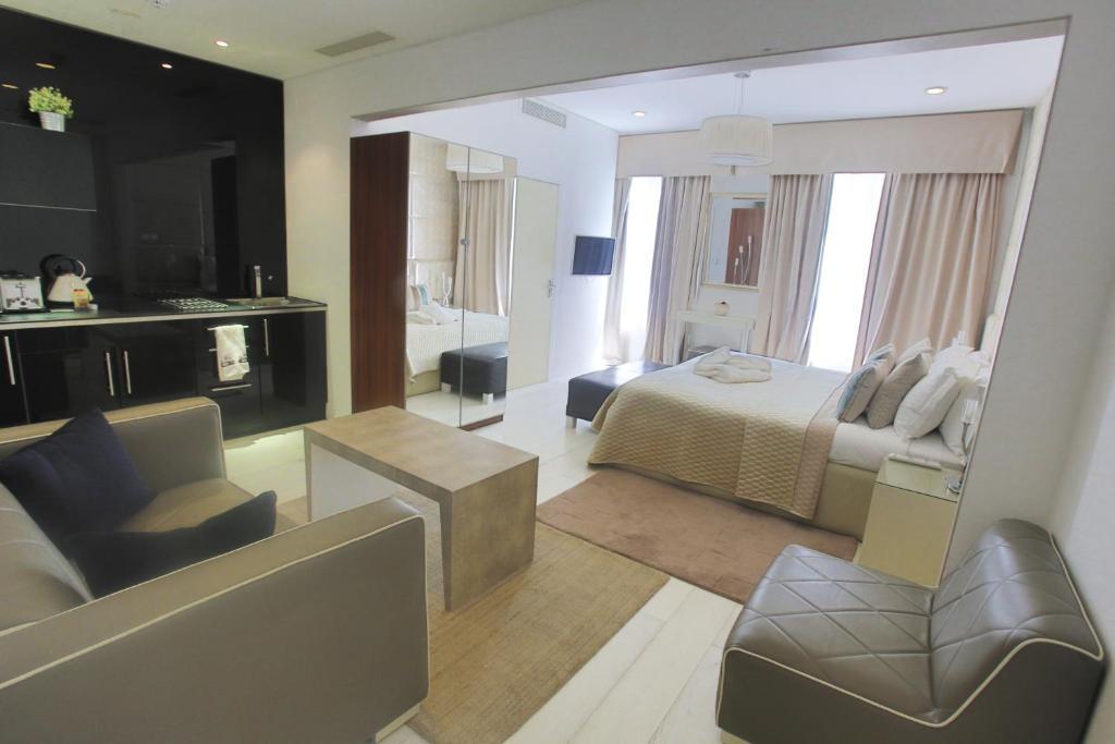 Room Home Stay 4* London