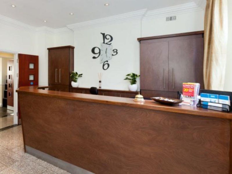 Crestfield Hotel 2*