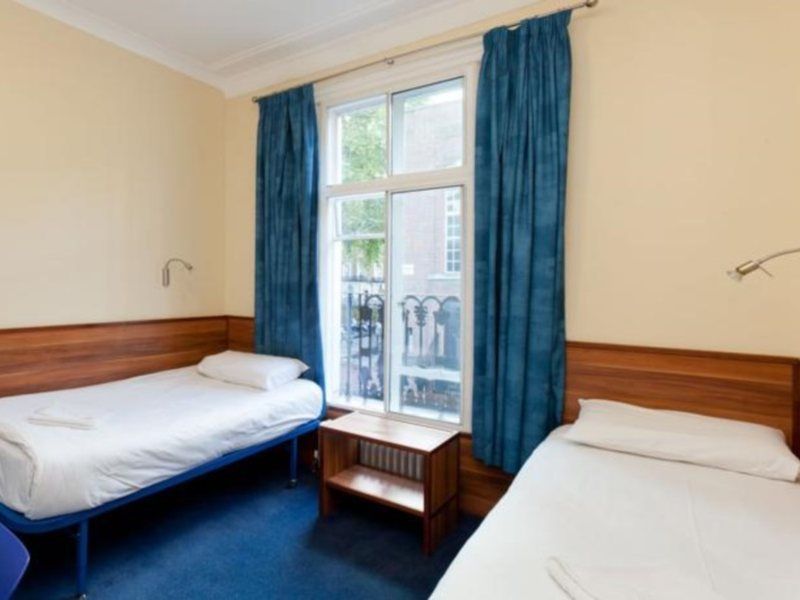 Crestfield Hotel