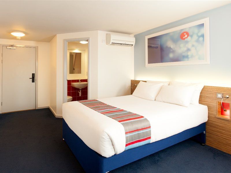 Travelodge Waterloo London