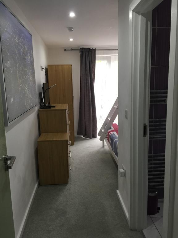 Devon House 3*