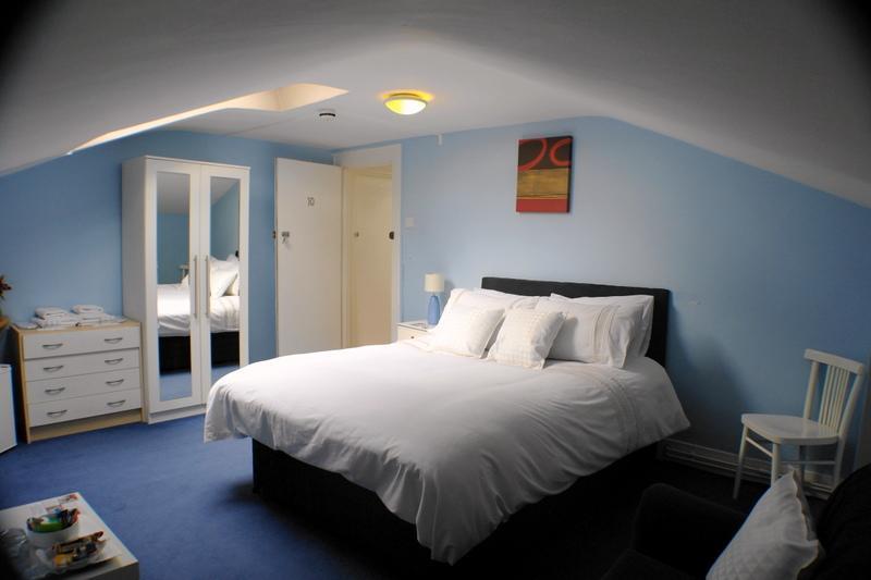 The Castle Bar Bed & Breakfast 2*