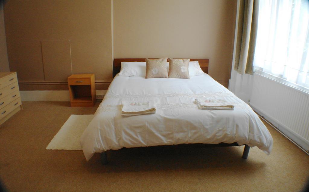 The Castle Bar Bed & Breakfast 2*