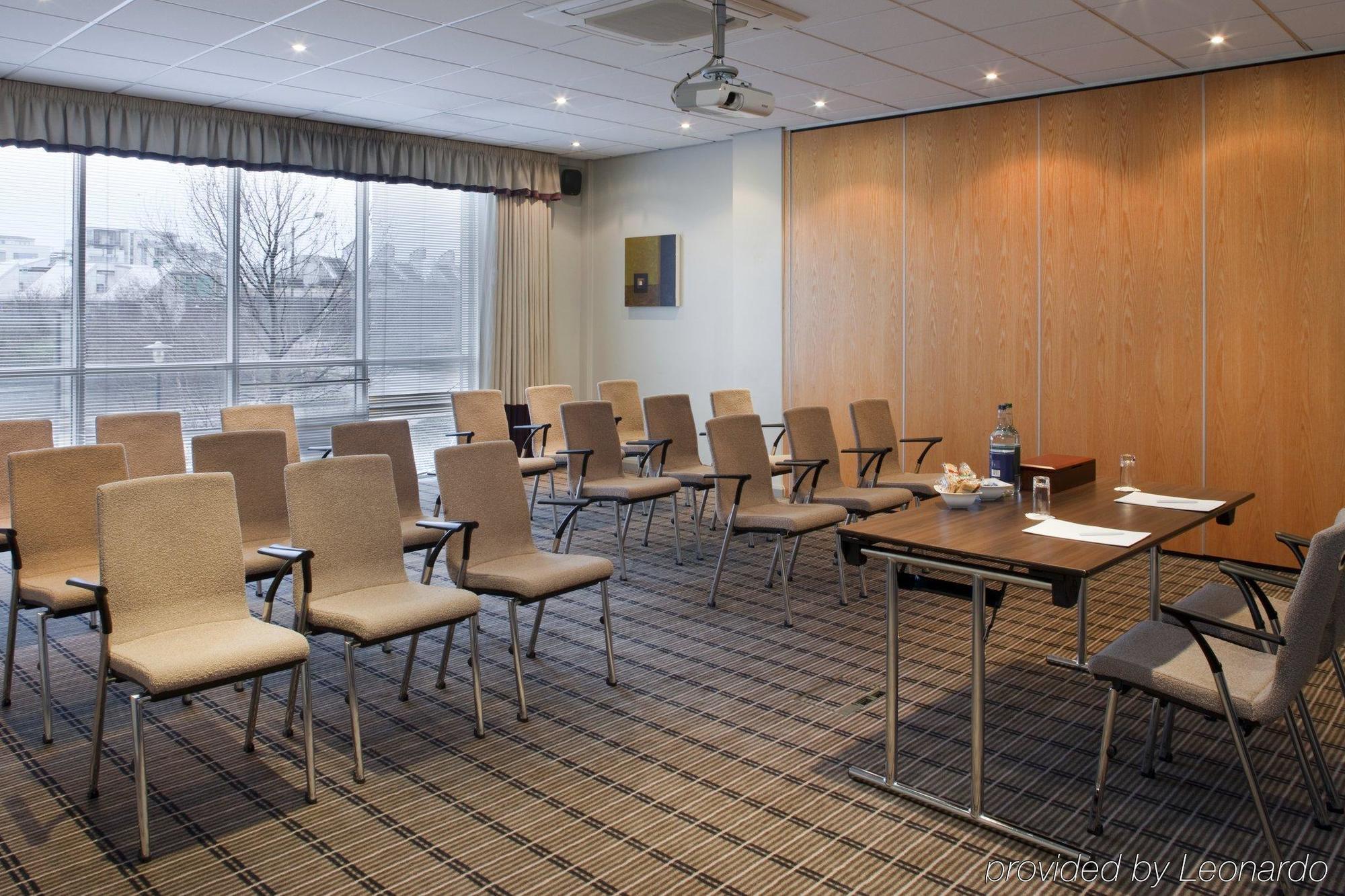 Express Greenwich By Ihg Hotel 3*