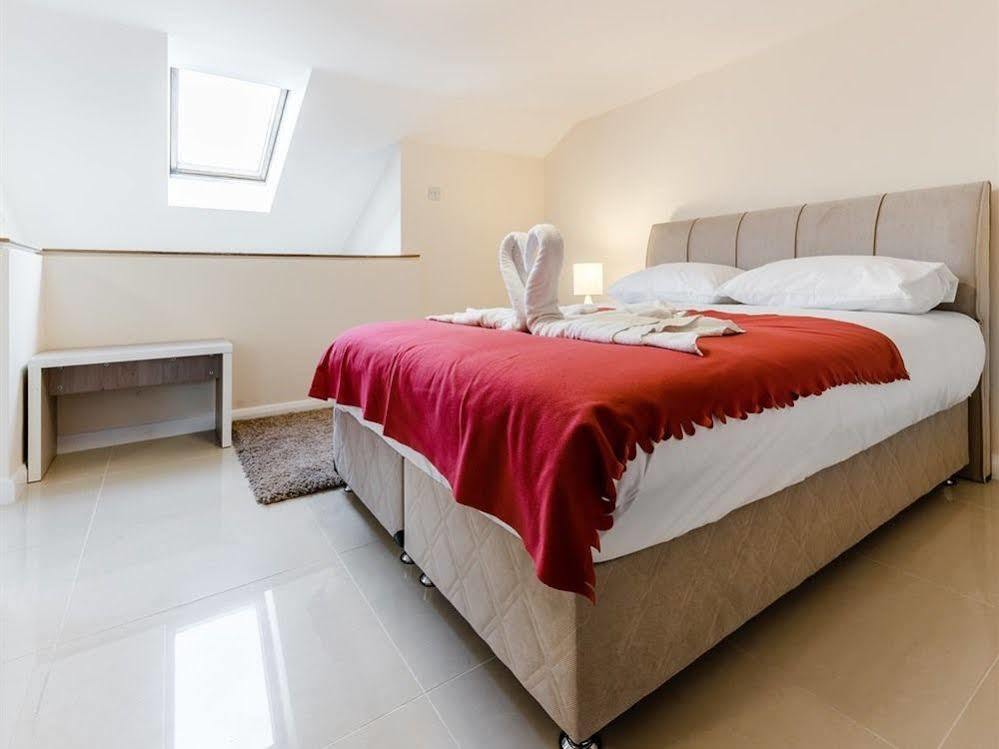Commercial House Apartahotel