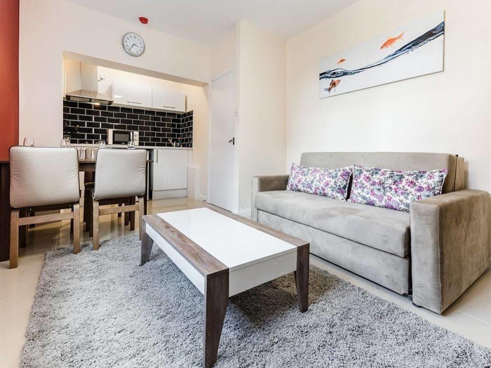 Apartahotel Commercial House