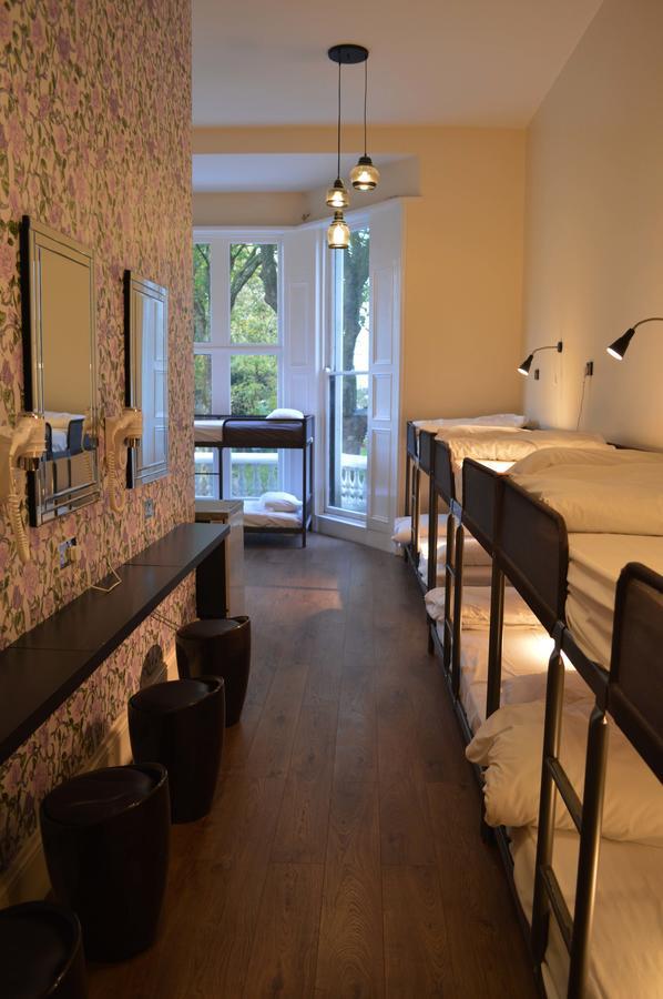 Barkston Earls Court * Londen