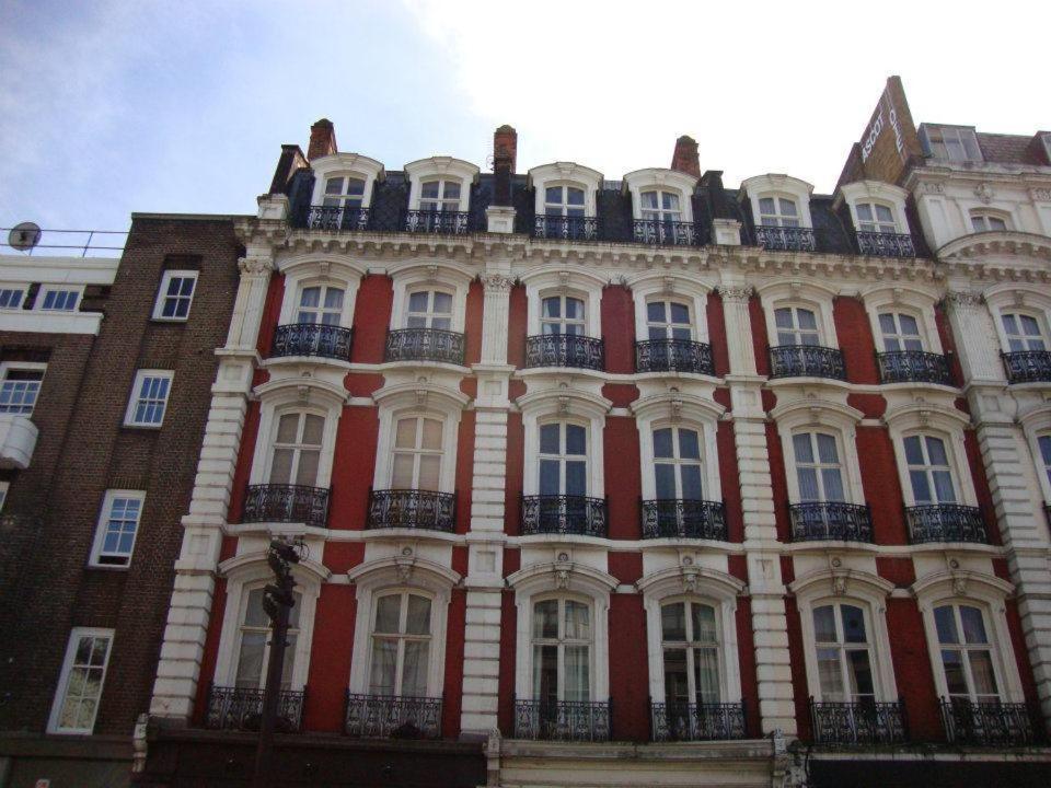 Guest house Metro London