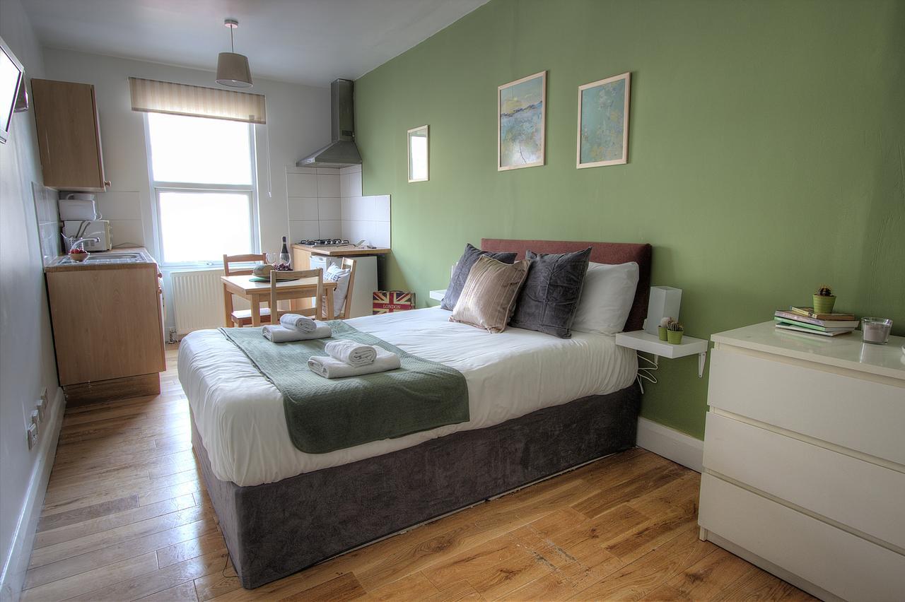 Kilburn Short Apartment *