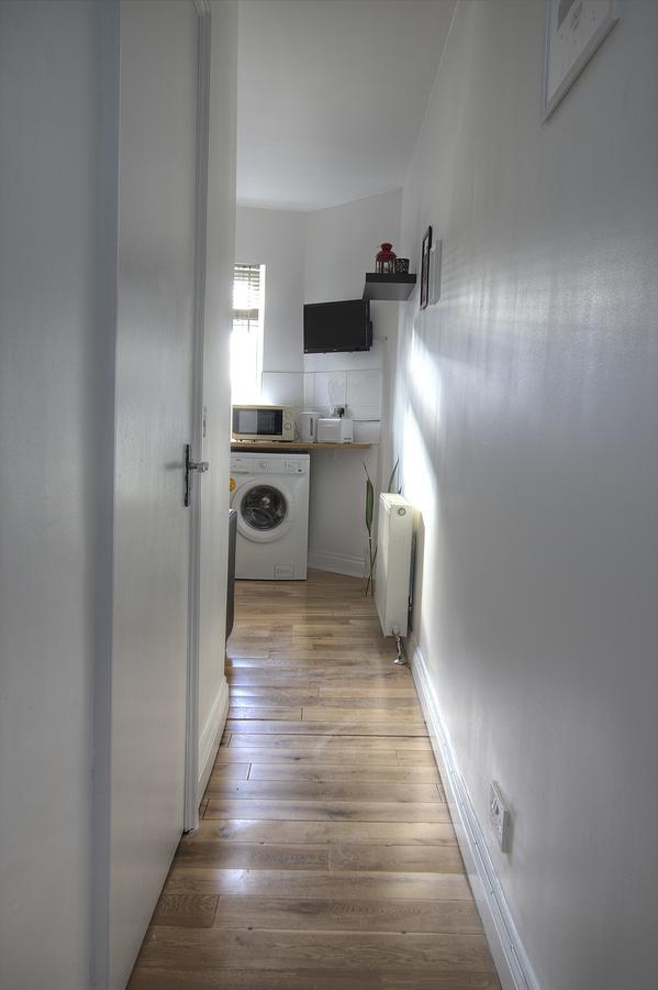 Kilburn Short London