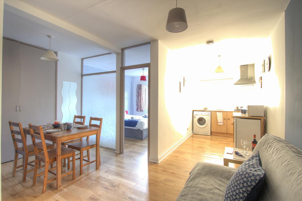 Kilburn Short Apartment