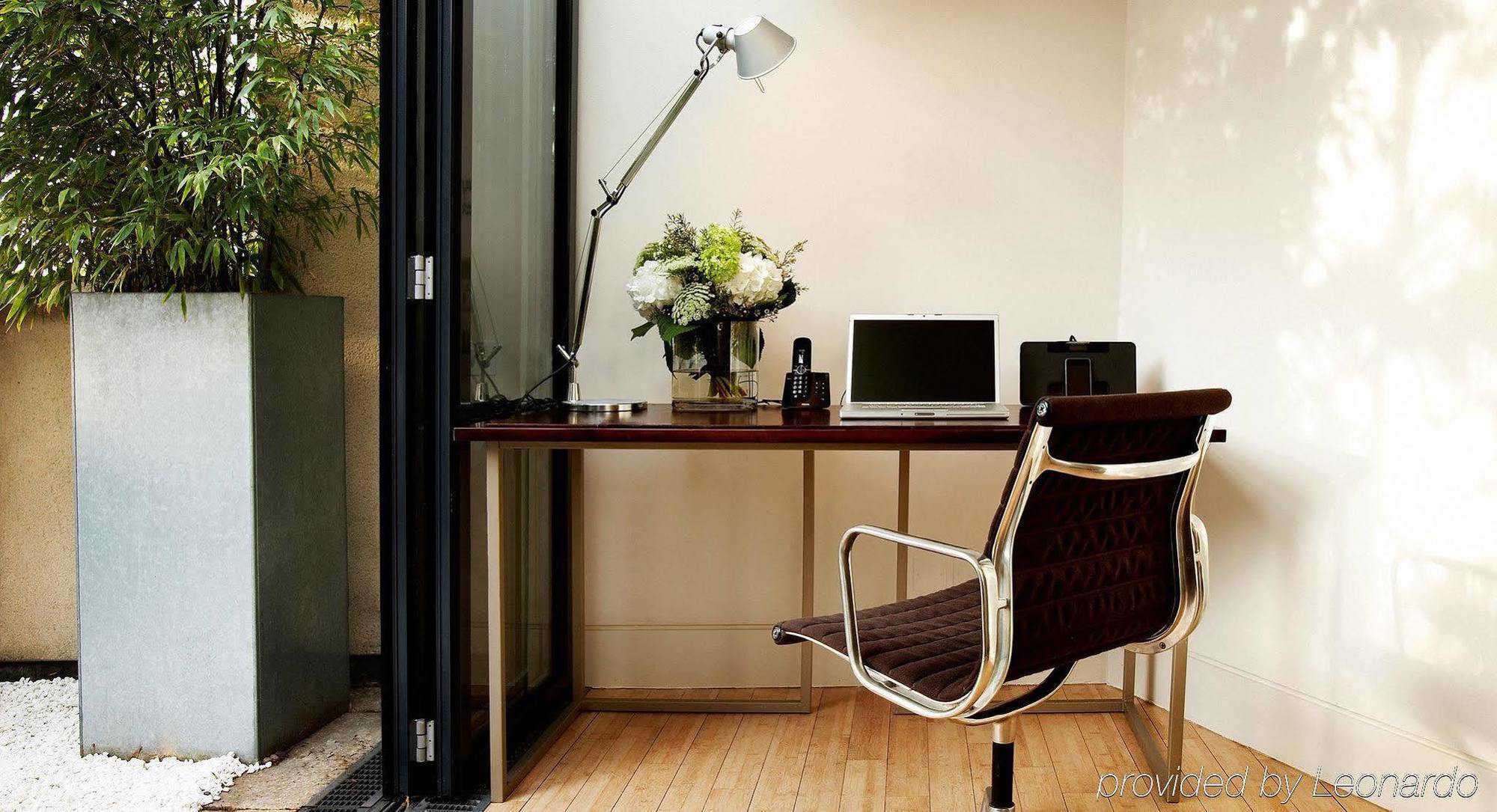 No.5 Maddox Street Aparthotel 4*