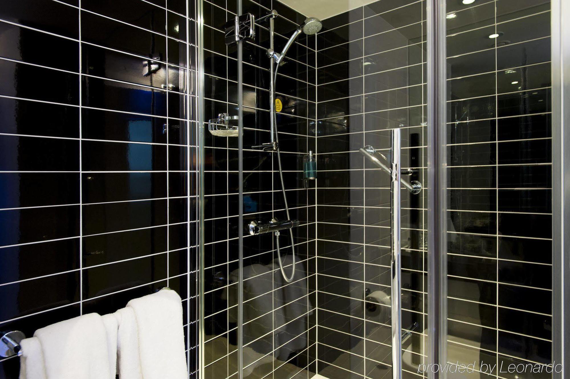 Express - Vauxhall Nine Elms, An Ihg 3* London