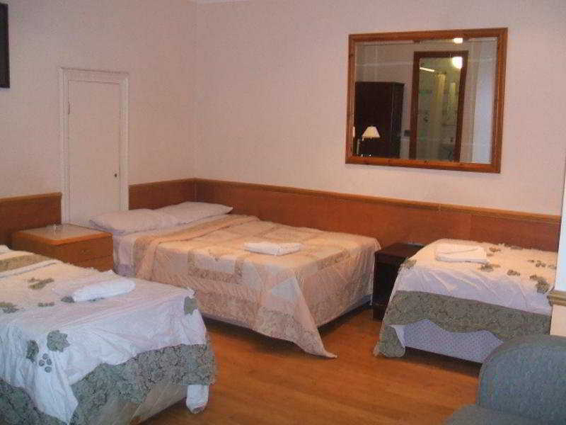 Ventures Bed & Breakfast 3*