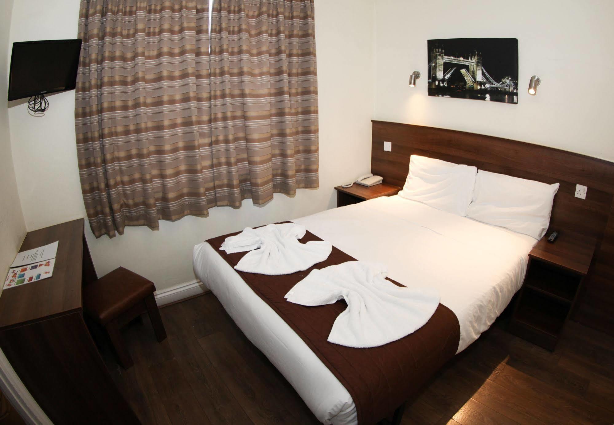 Hotel Ascot Hyde Park 3*