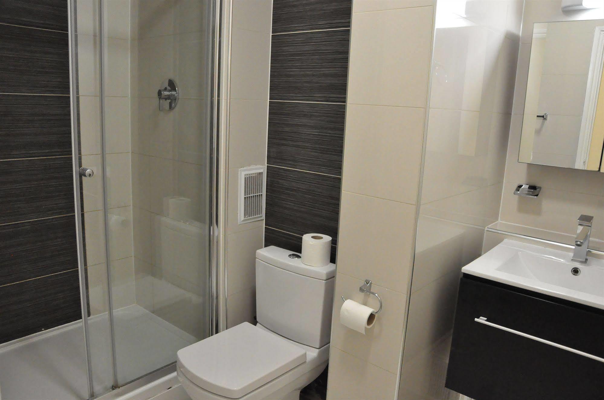 Ascot Hyde Park Hotel 3*
