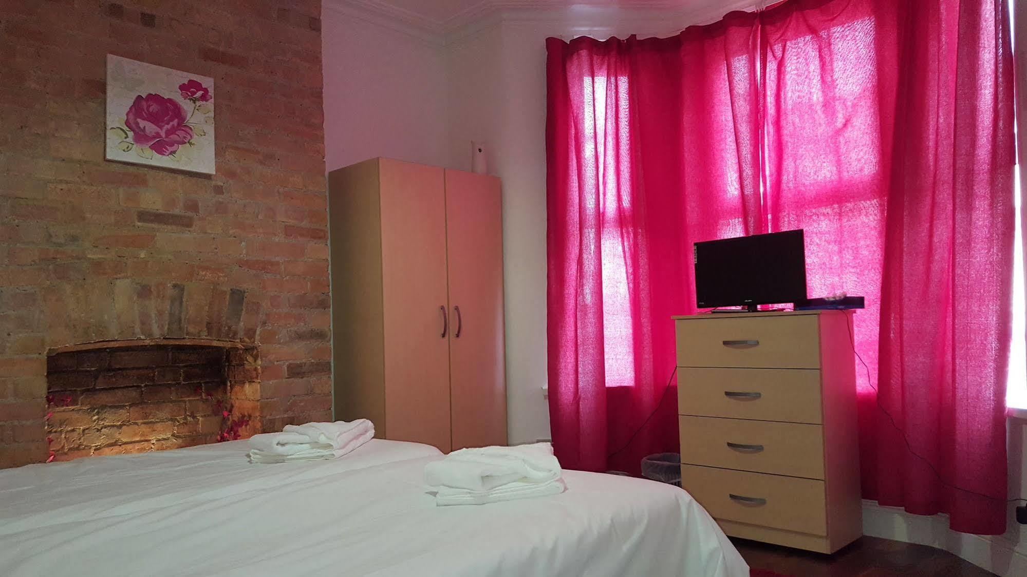 Paradise Accomodation Pensión Londres