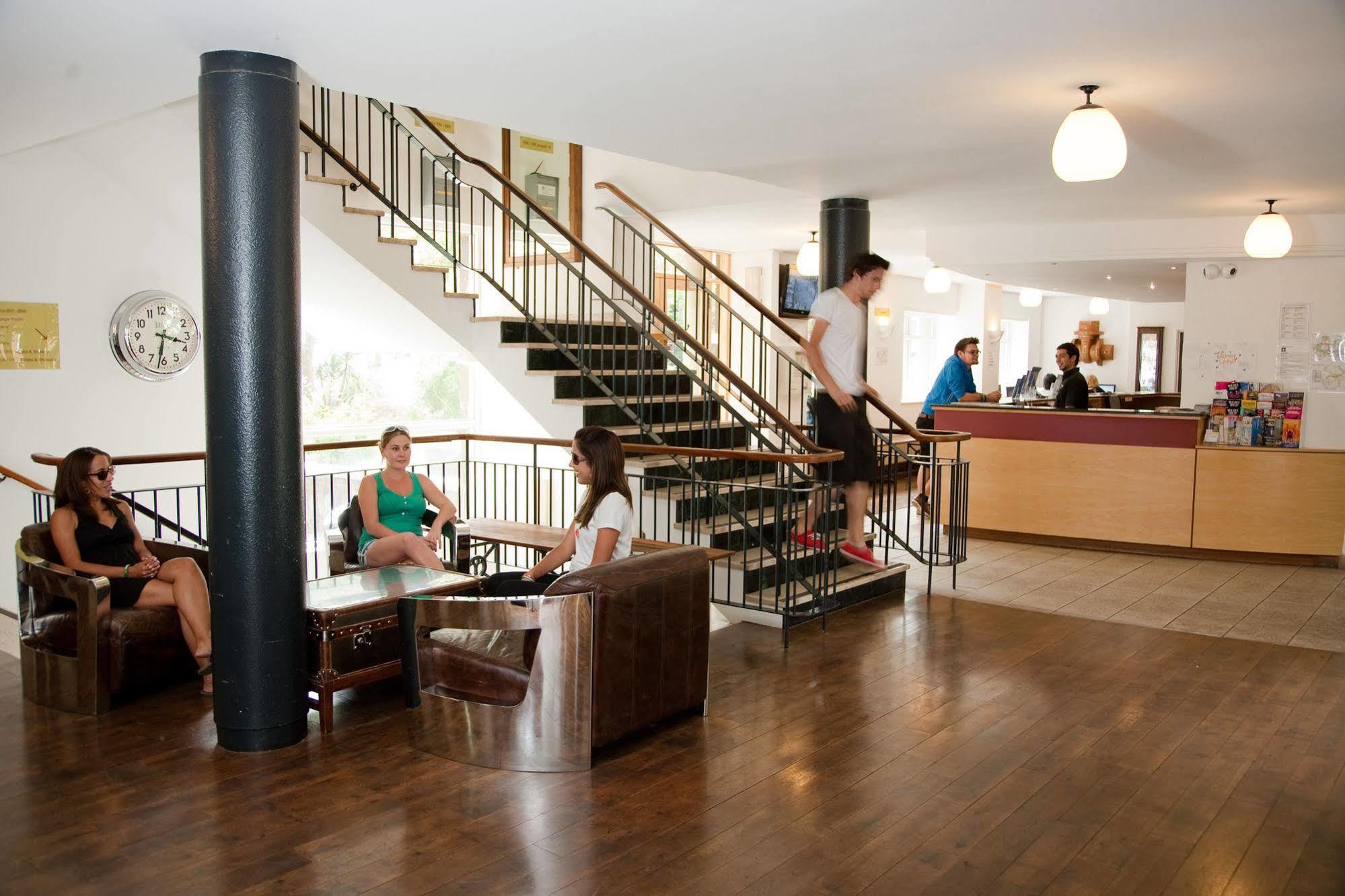 Hostal Palmers Hillspring At Willesden *