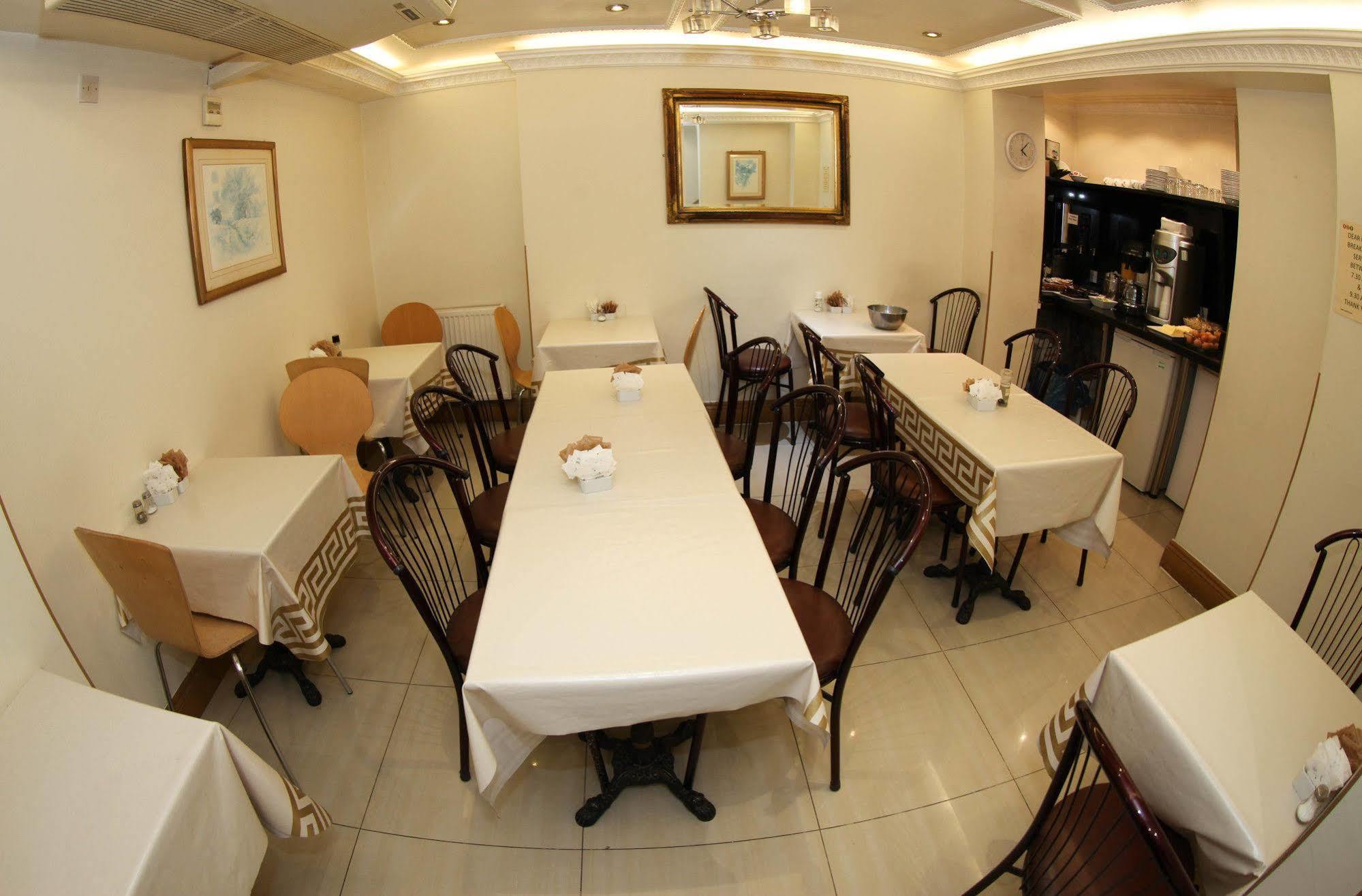 Holland Court 3* London