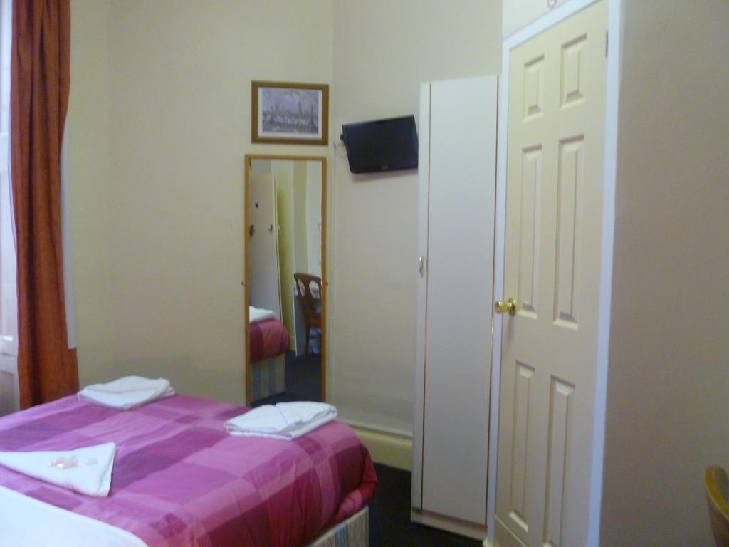 Pensión Guilford House 2*