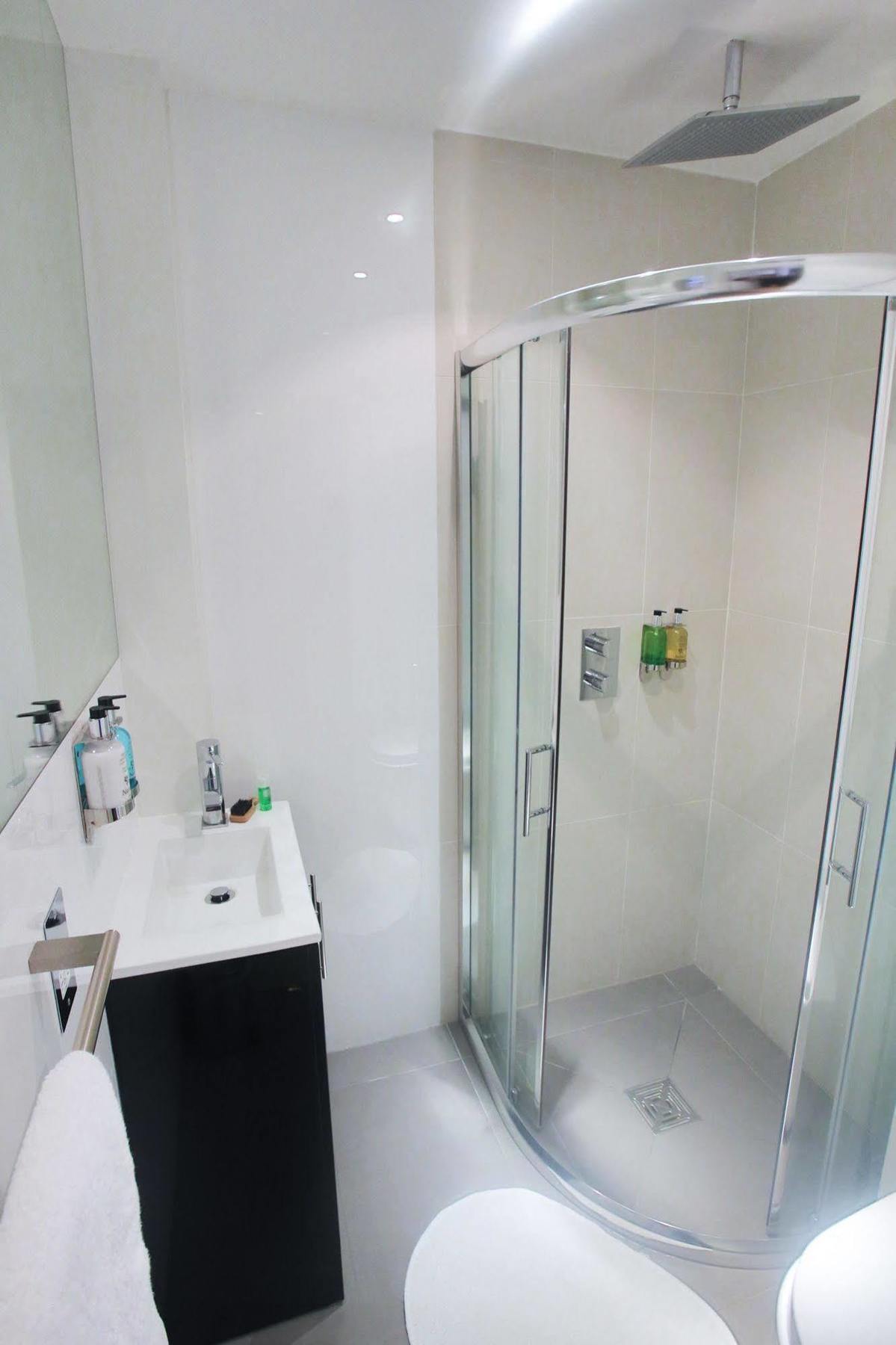 Room Home Stay 4* London