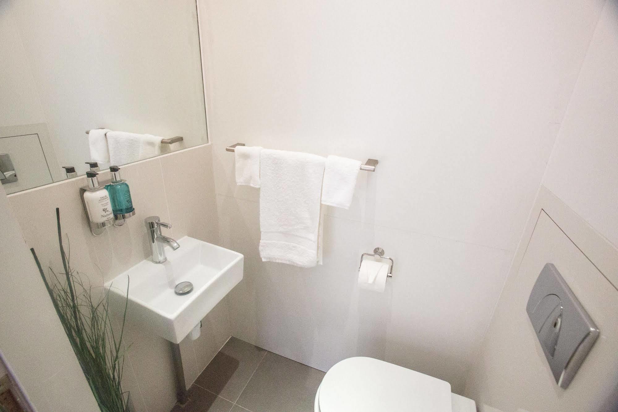 Room Home Stay Aparthotel