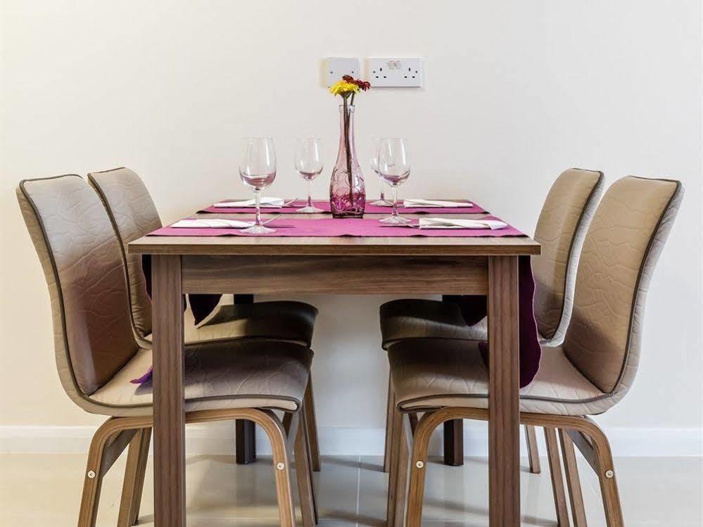 Commercial House Apartahotel 4*
