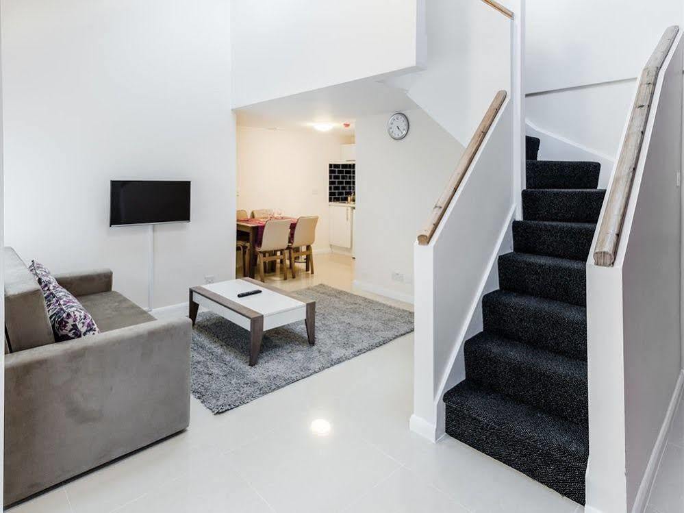 Commercial House Apartahotel Londres
