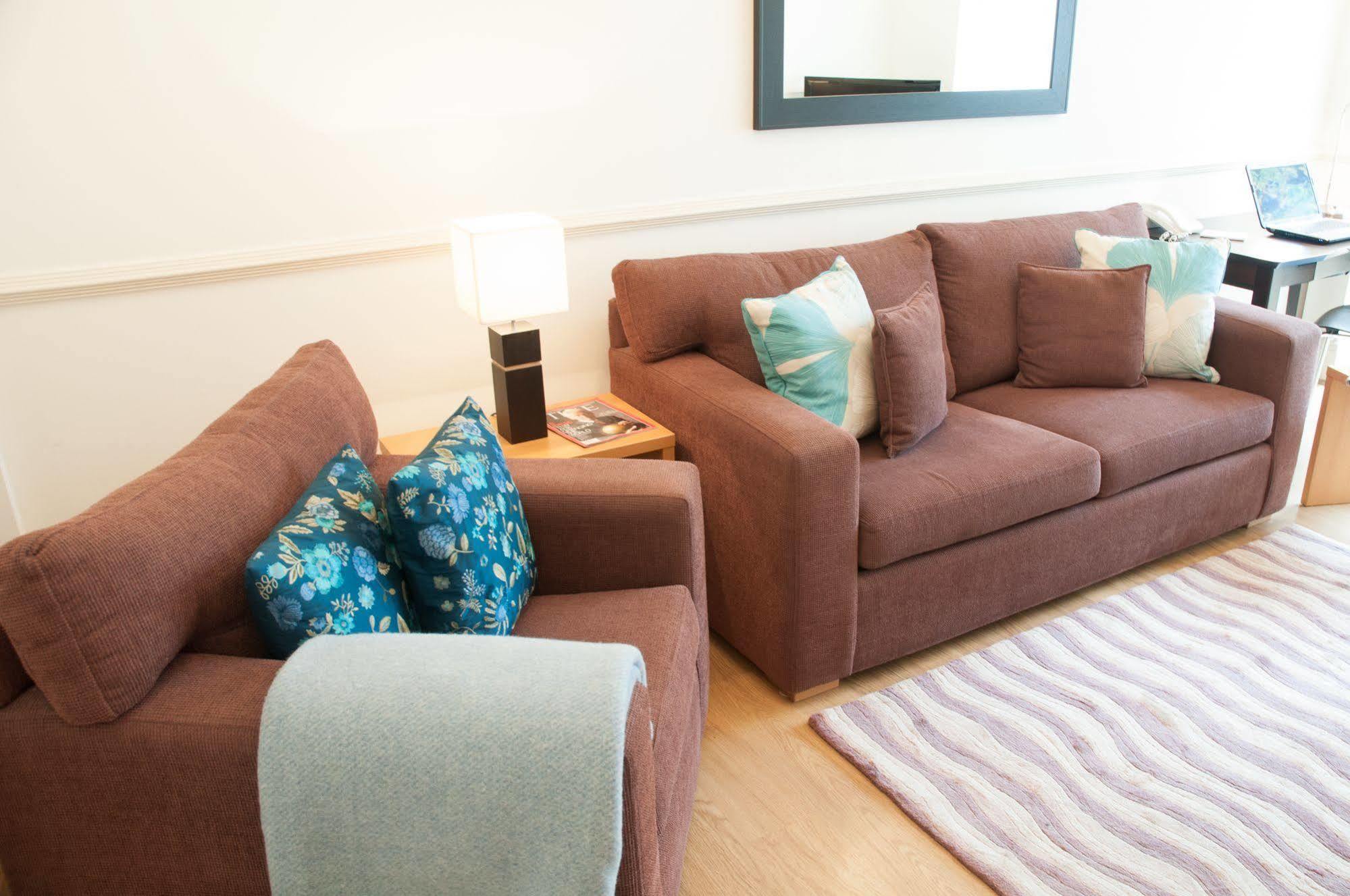Clarendon House & Gardens Apartment