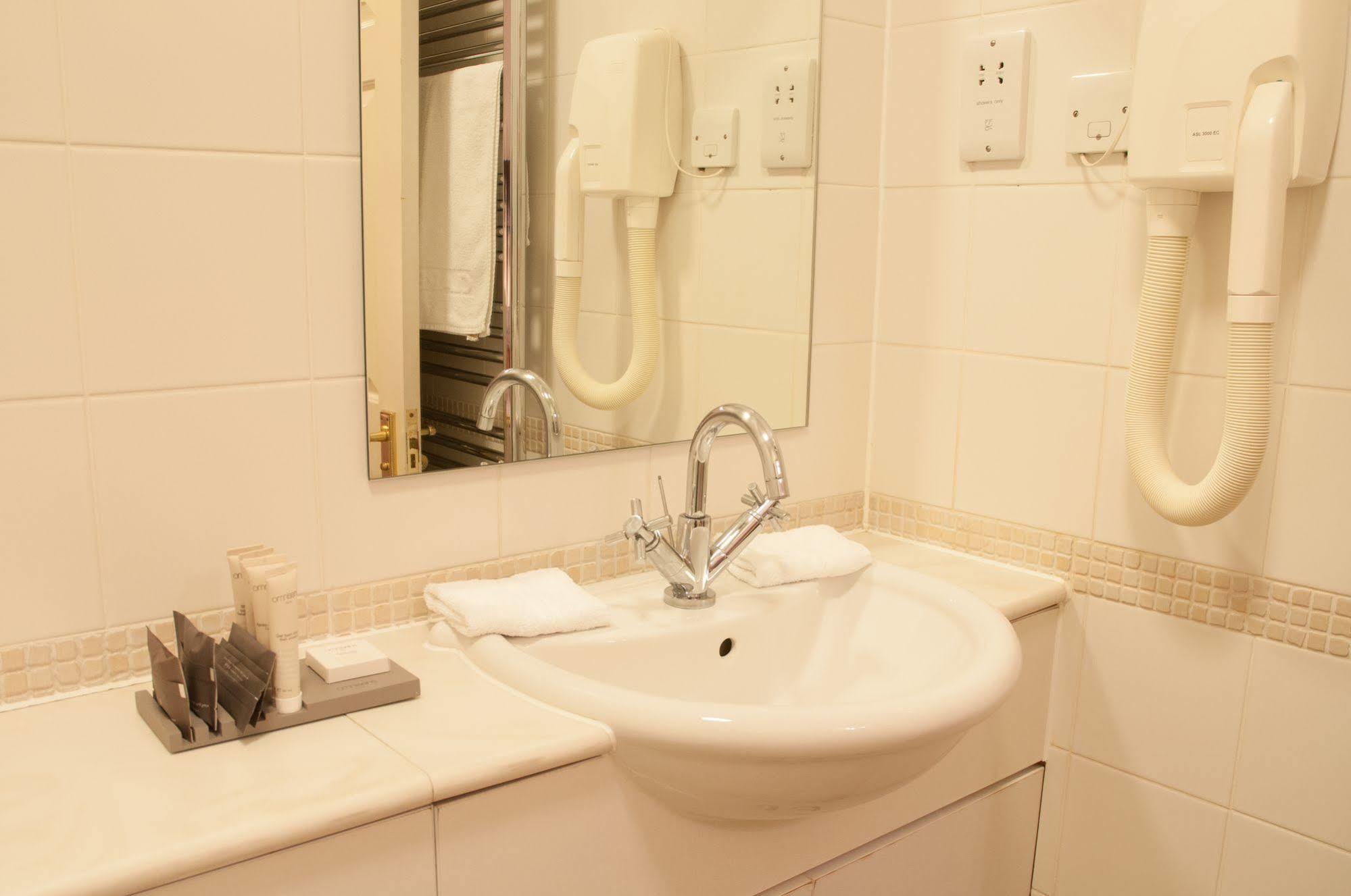 Apartment Clarendon House & Gardens London