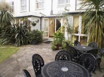 Guest house Holland Court London