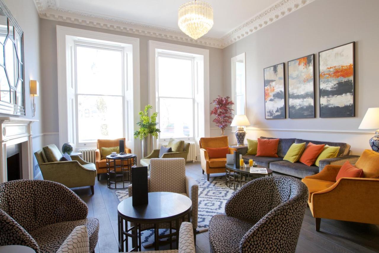 Hotel 54 Queen's Gate 4*