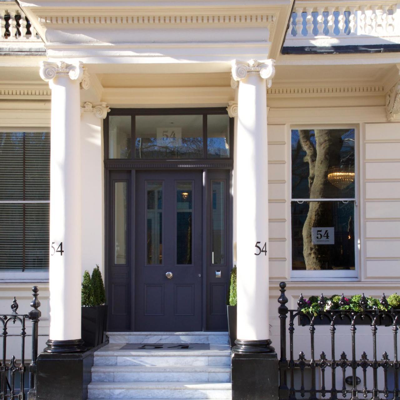 54 Queen's Gate Hotel 4*