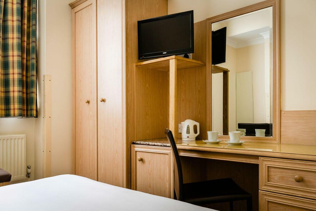 Hotel Henry Viii London