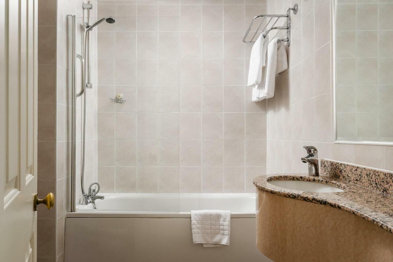 Hotel Henry Viii London