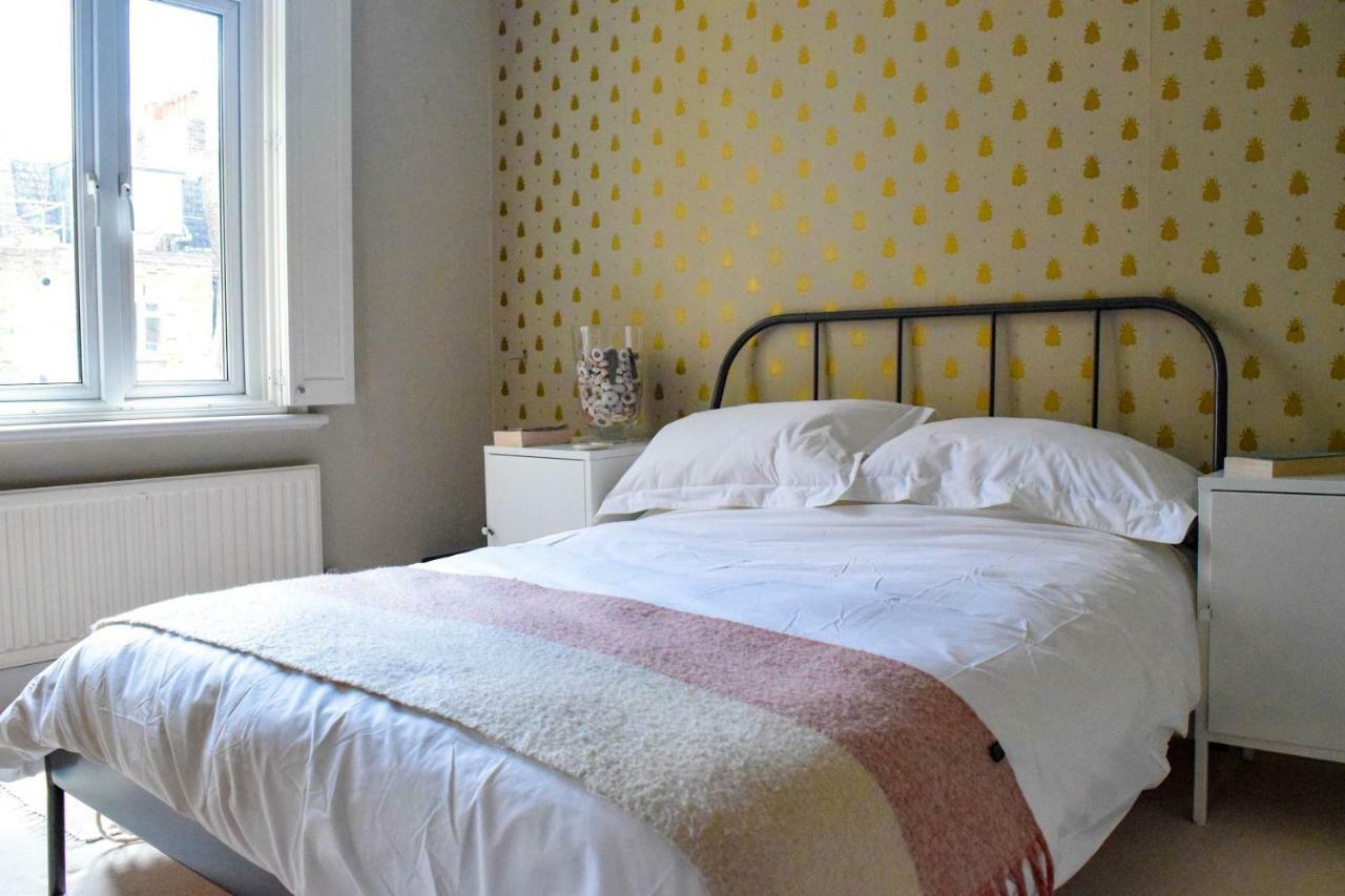 Holiday home 3 Bedroom Family House With A Superb Kitchen And Garden London