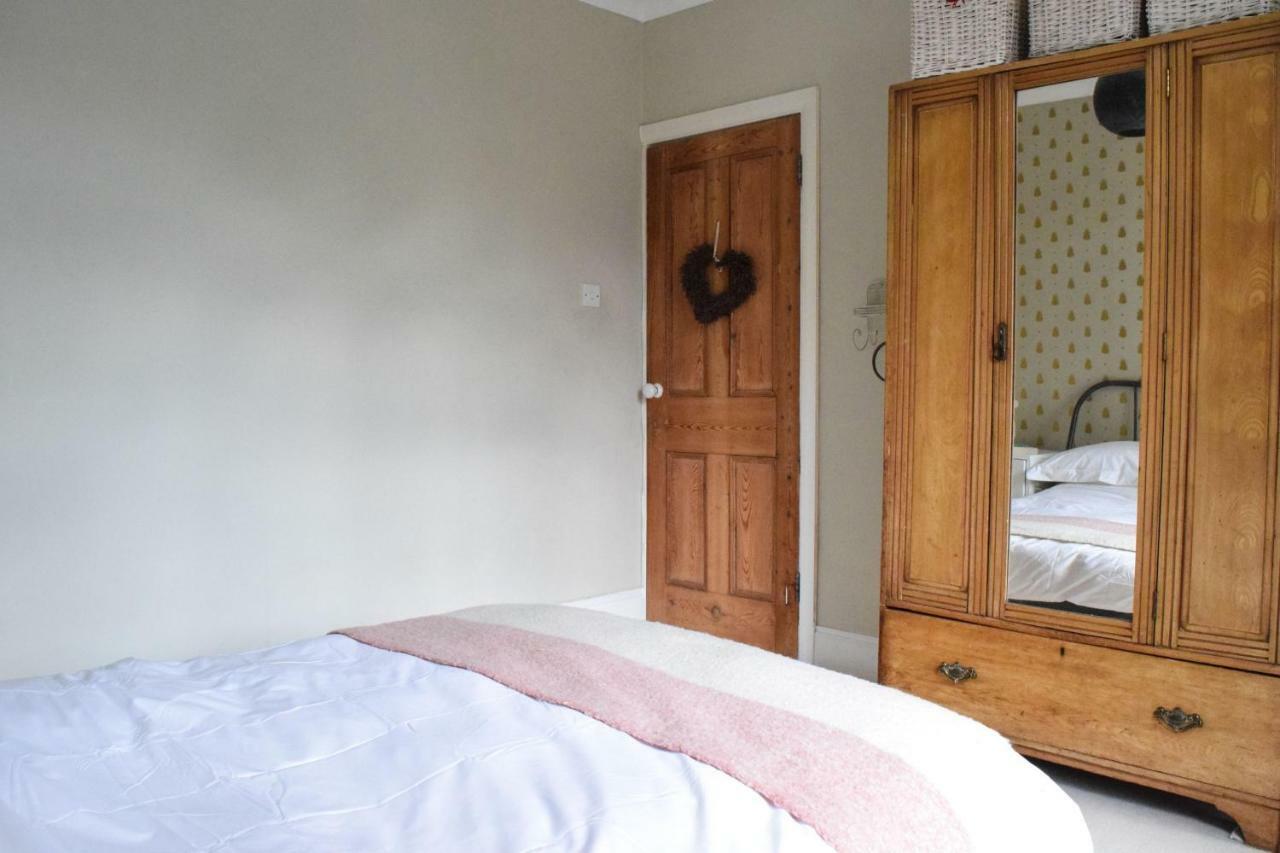 Holiday home 3 Bedroom Family House With A Superb Kitchen And Garden London