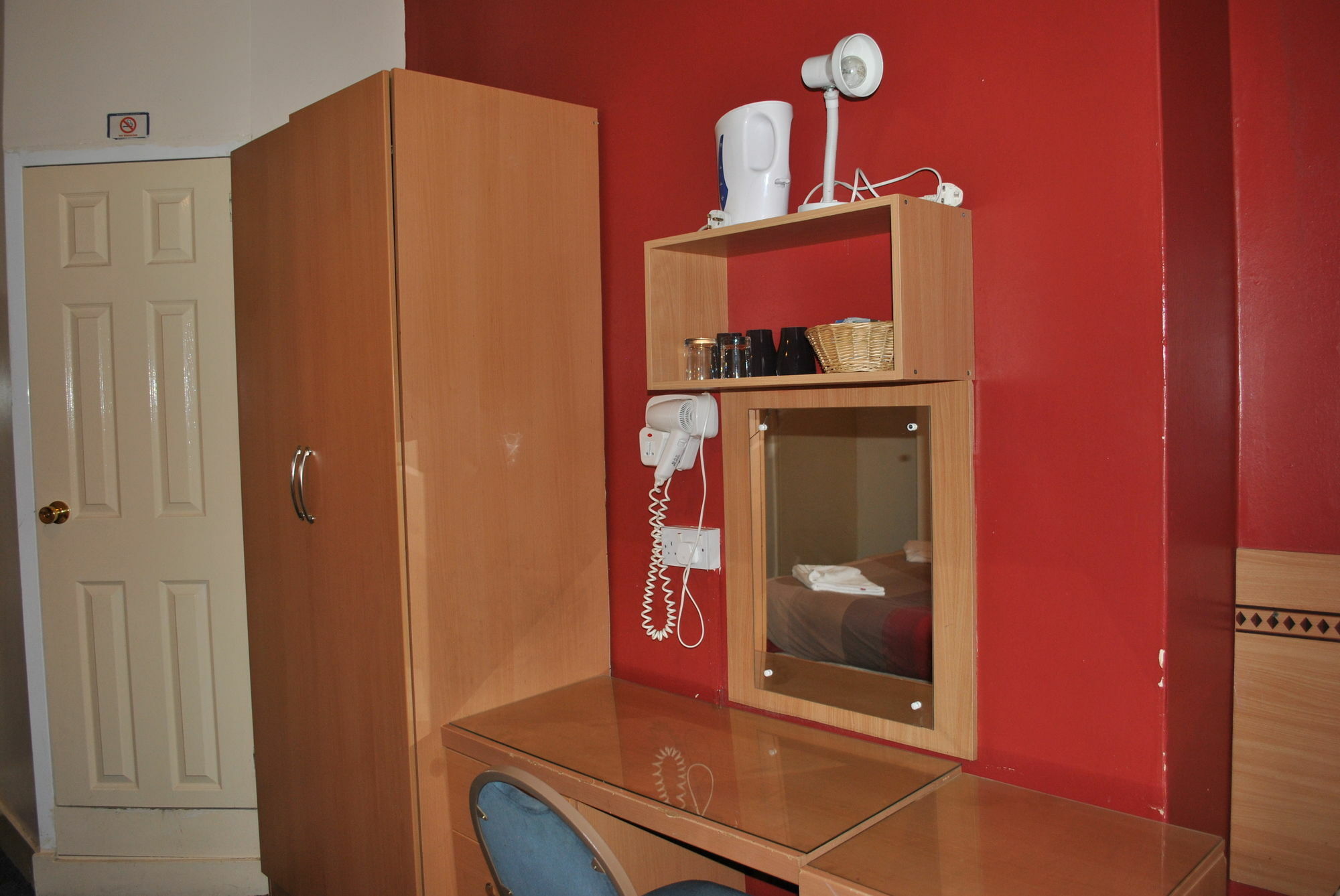 Grenville House 2*