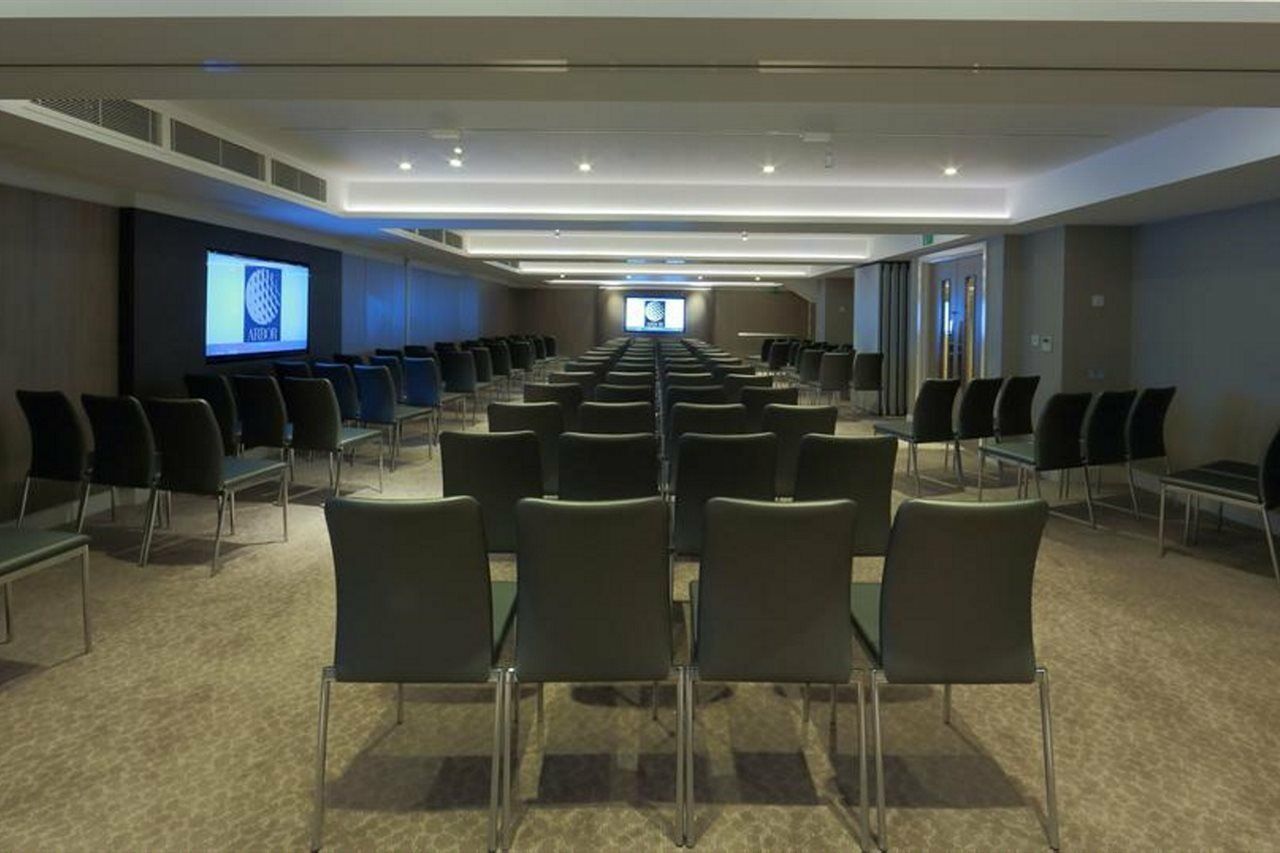 Hotel Hampton By Hilton 4*