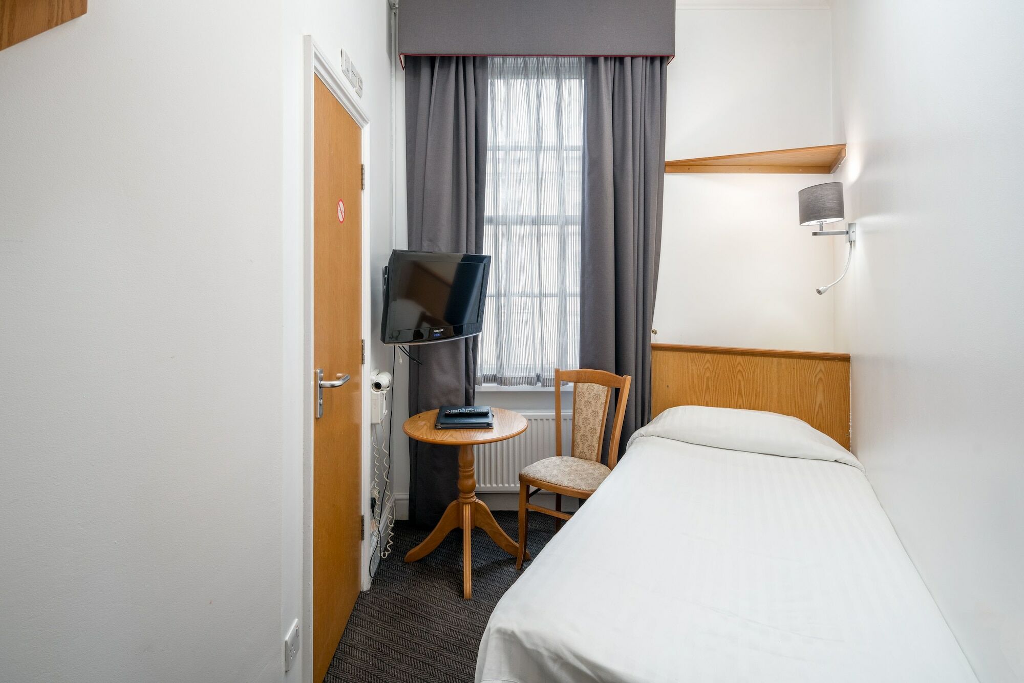 Oyo Townhouse New England, Victoria Hotel Londres