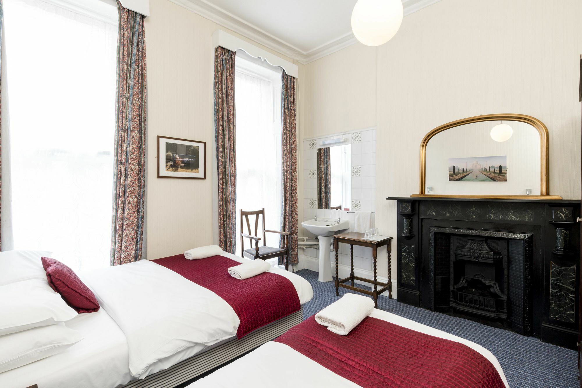 St Athans Hotel 2*