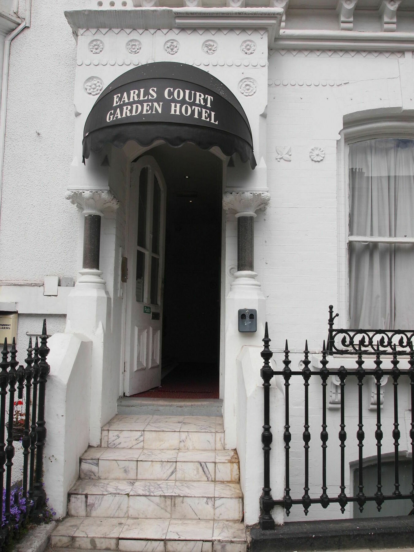 Earls Court Garden 2* Londen