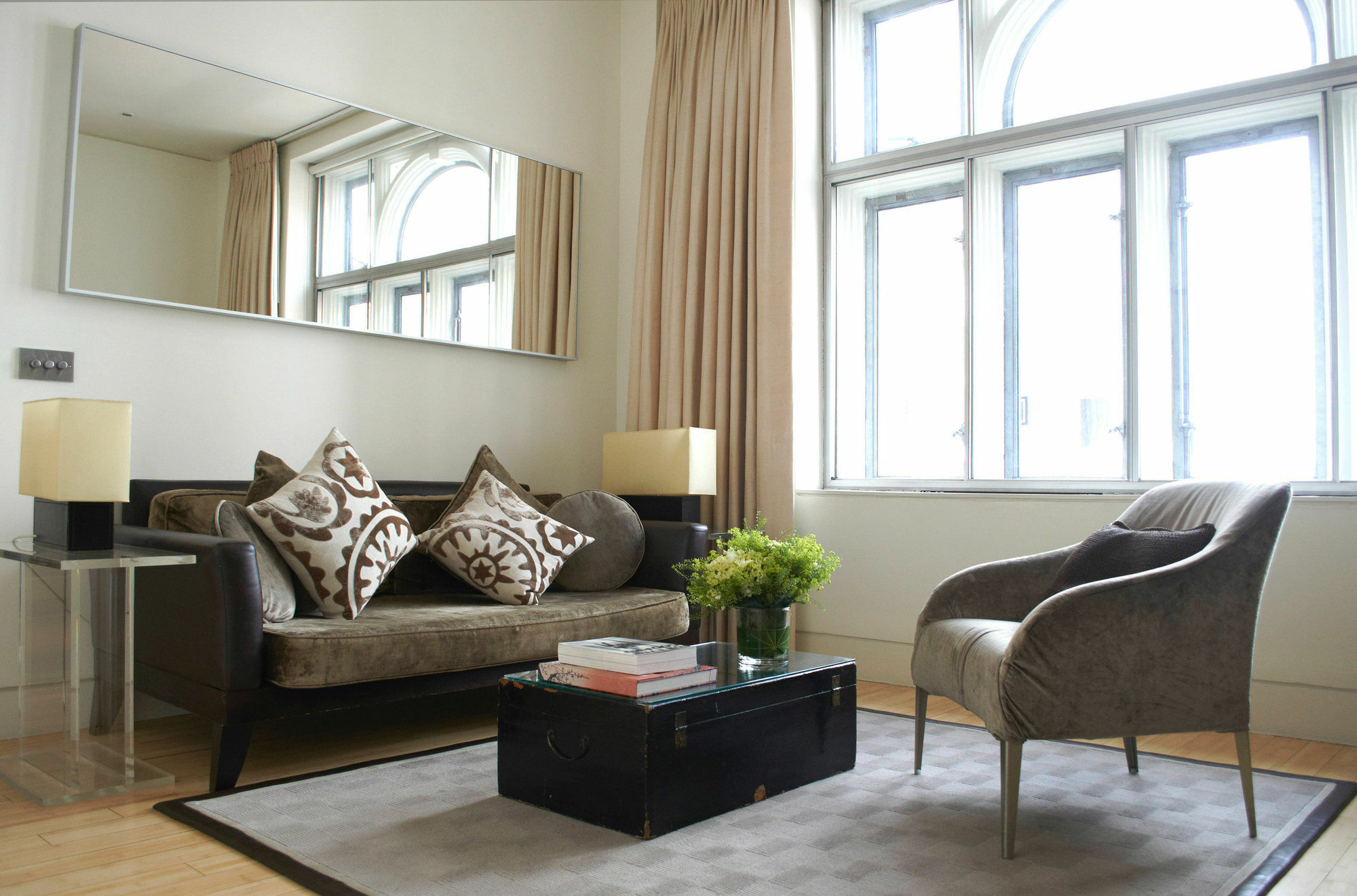 No.5 Maddox Street Aparthotel 4*