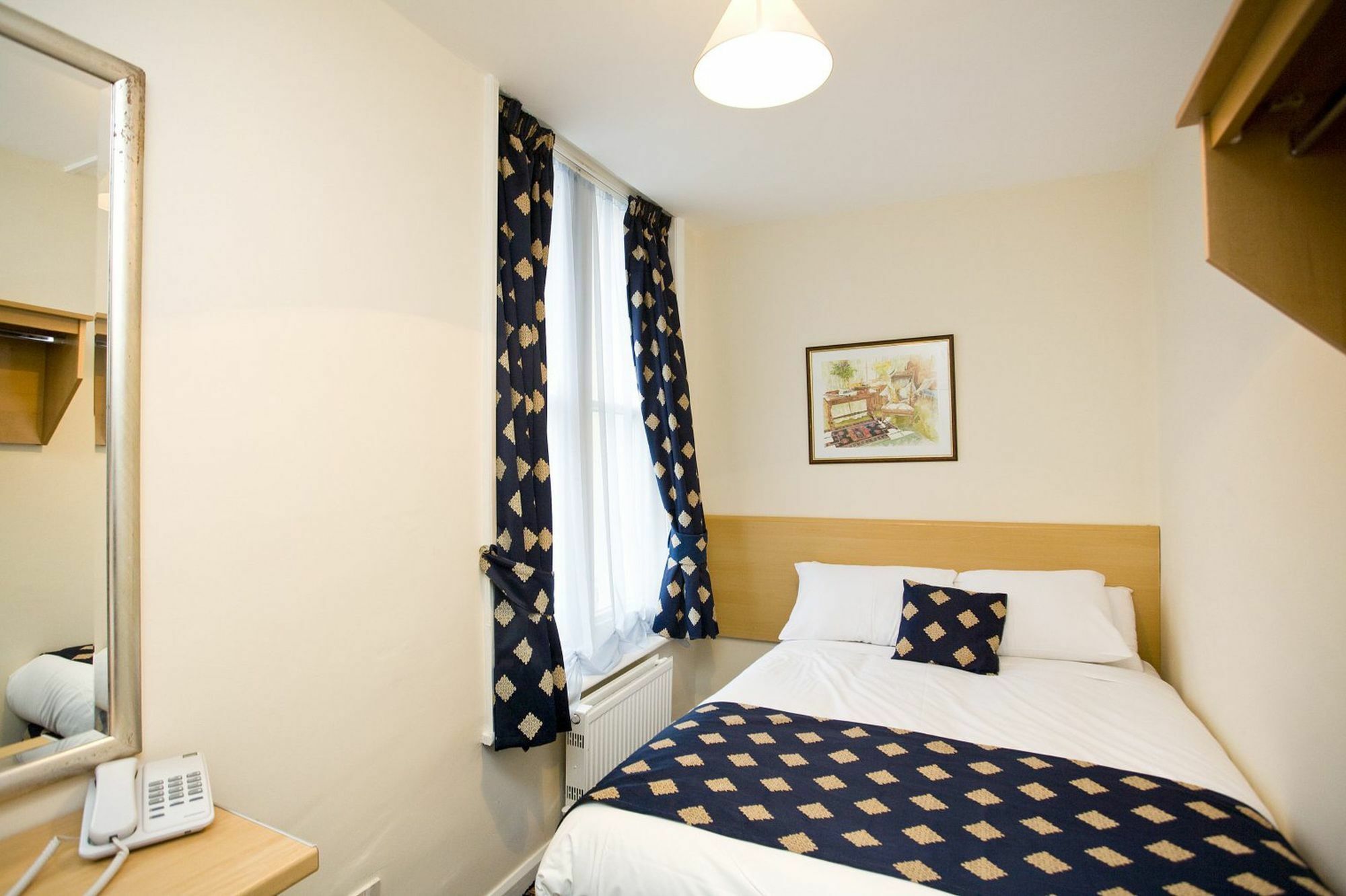 Western Queens Crystal Palace 3* Londen