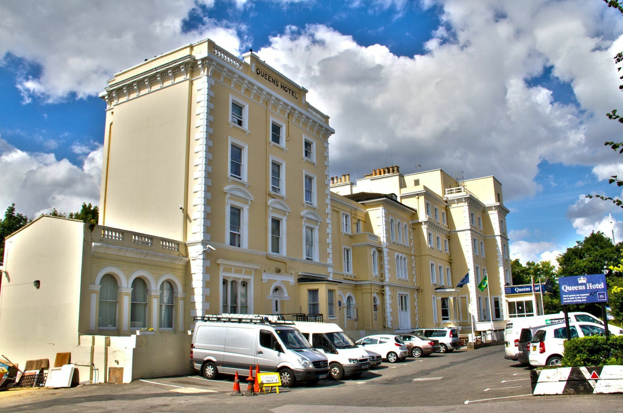 Western Queens Crystal Palace Hotel Londen