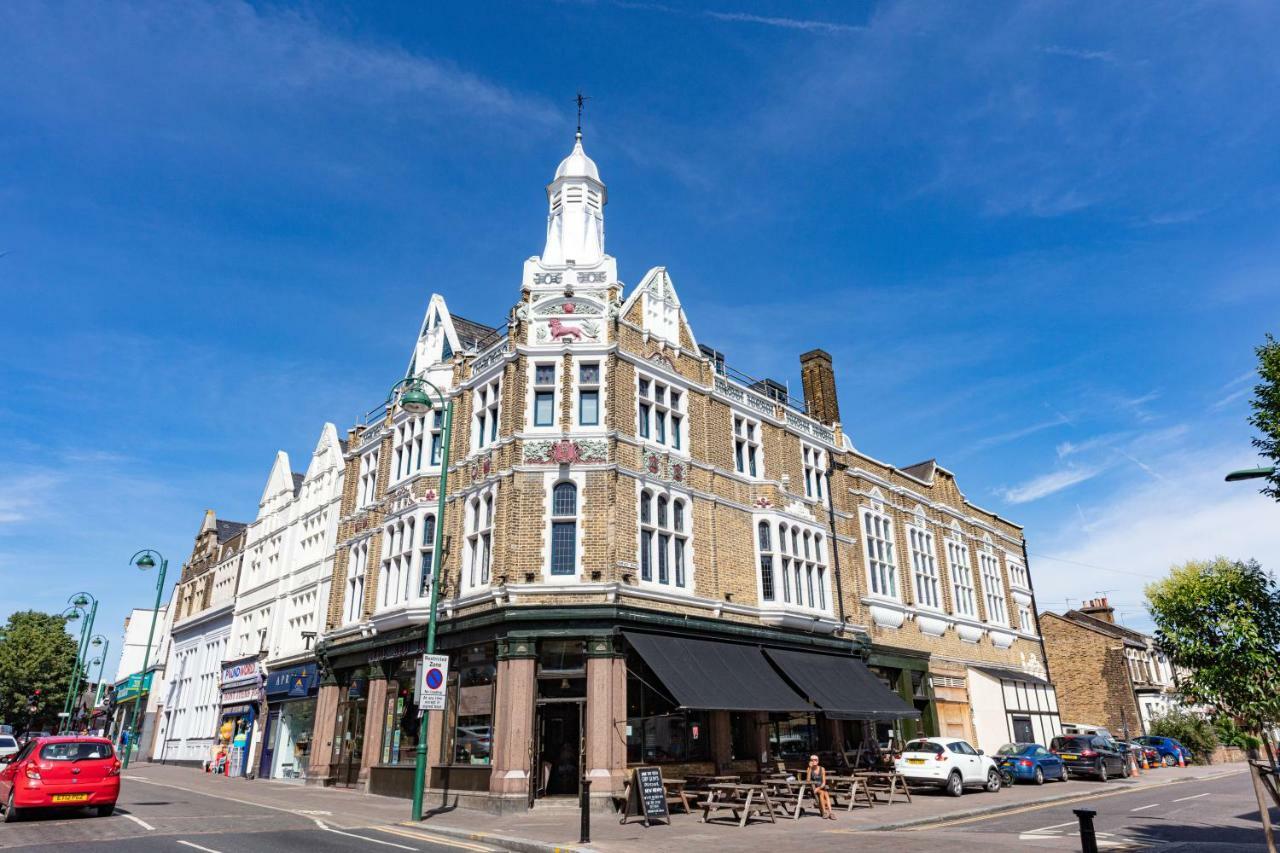 Bed & Breakfast Red Lion London