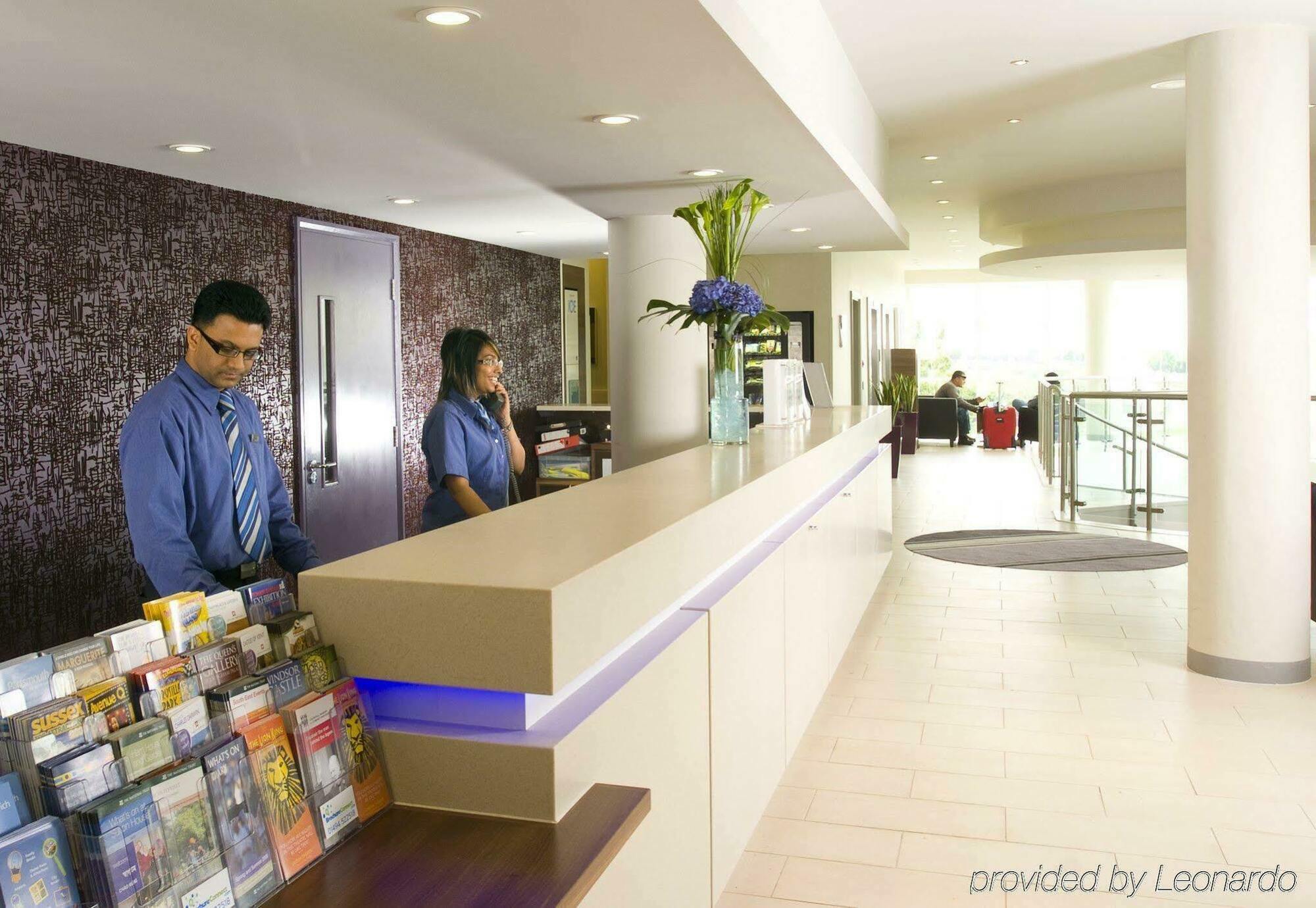 Express Greenwich By Ihg 3*