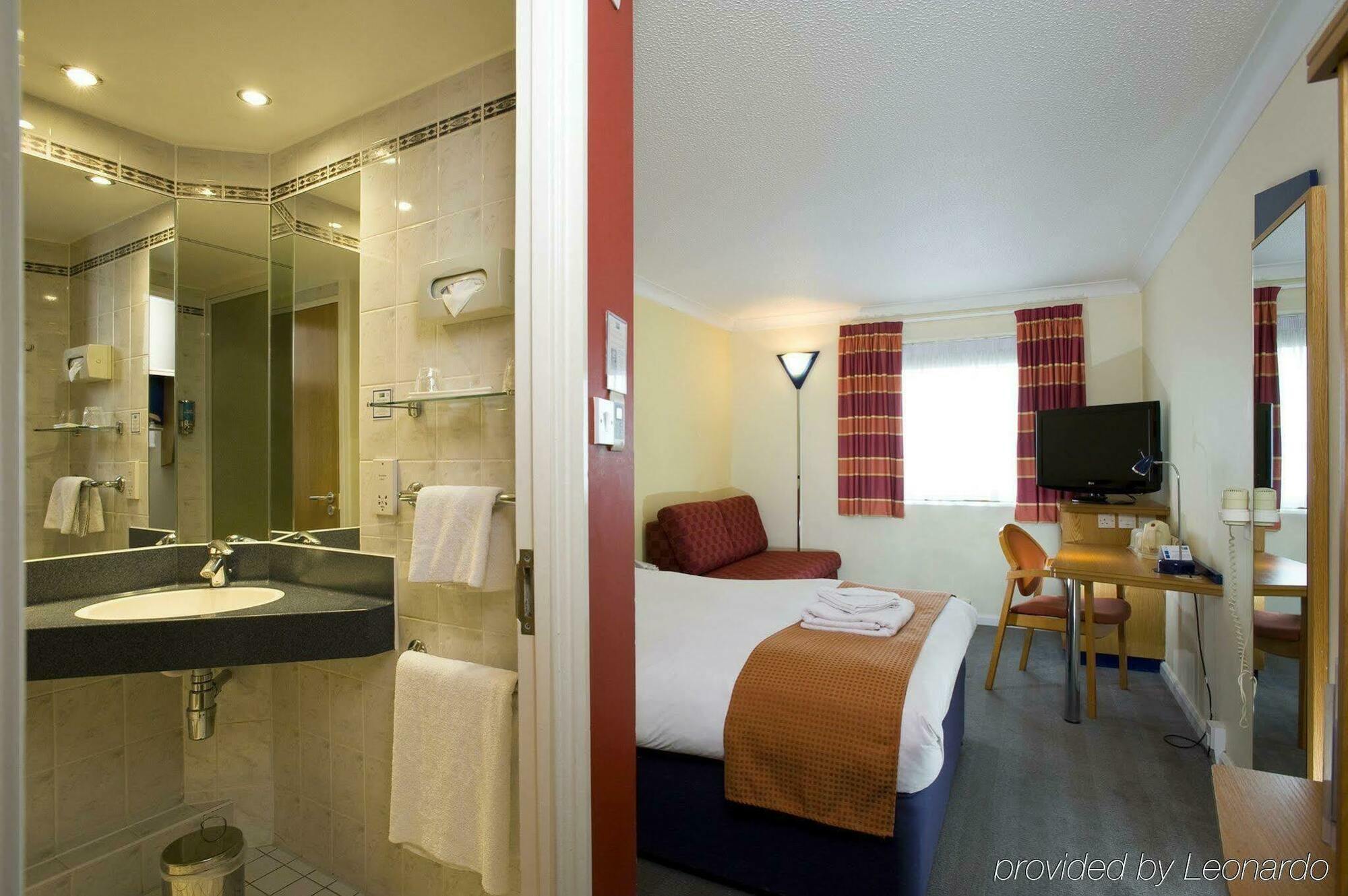 Express Greenwich By Ihg 3*