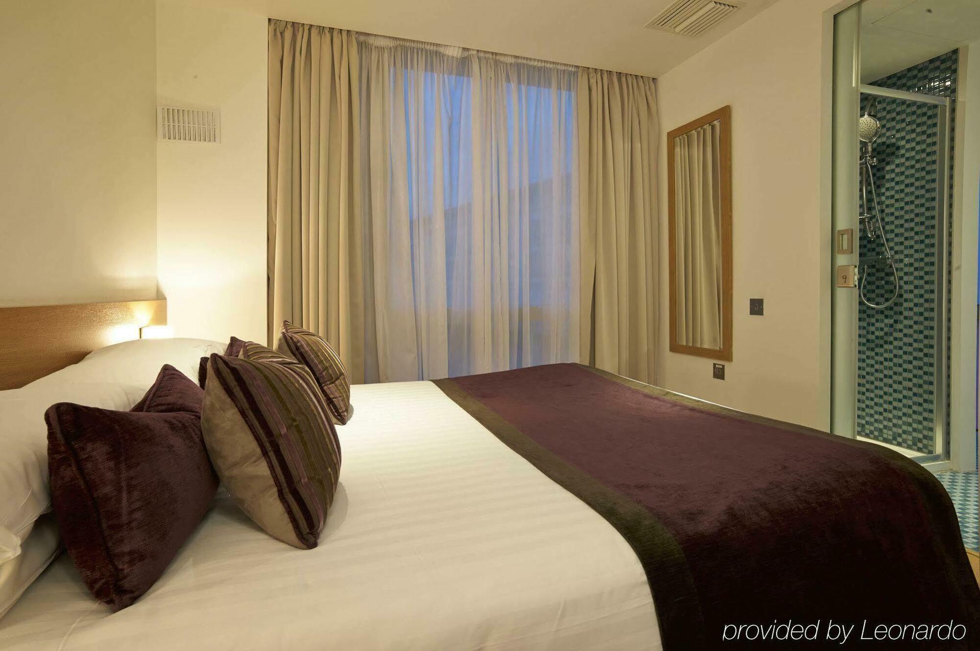 By Marriott Kensington Hotel Londres