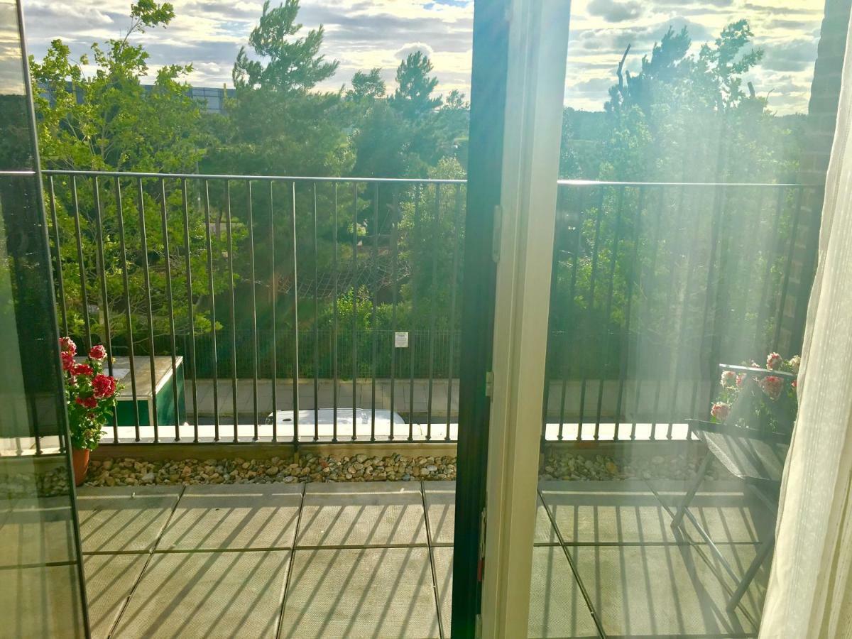 2-Bedrooms Apartment, Lounge, Balcony London